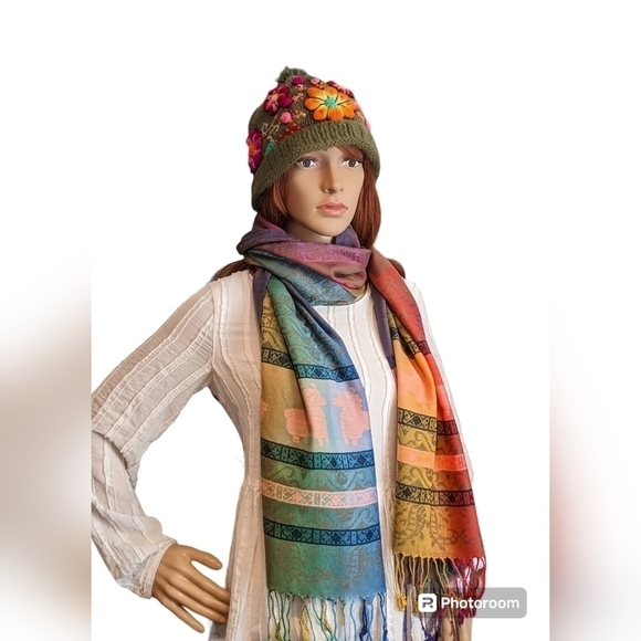 Beautiful Chullo Handmade flower multicolor design/ Boho style - Picture 7 of 8